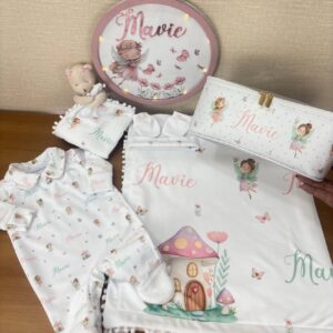 Saída Maternidade para menina na Malinha e Placa – Personalizada com Amor e Exclusividade (cópia)