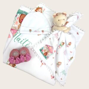Kit Presente Personalizado – Manta Plush, Naninha, Touca e Sapatinho Tricô Personalizado